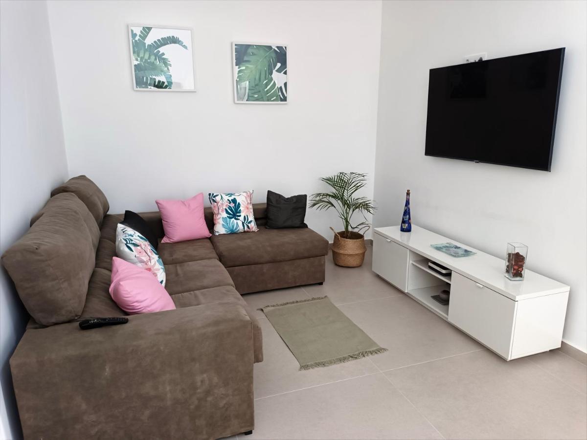 Apartamentos Falcon Tinajo Bagian luar foto