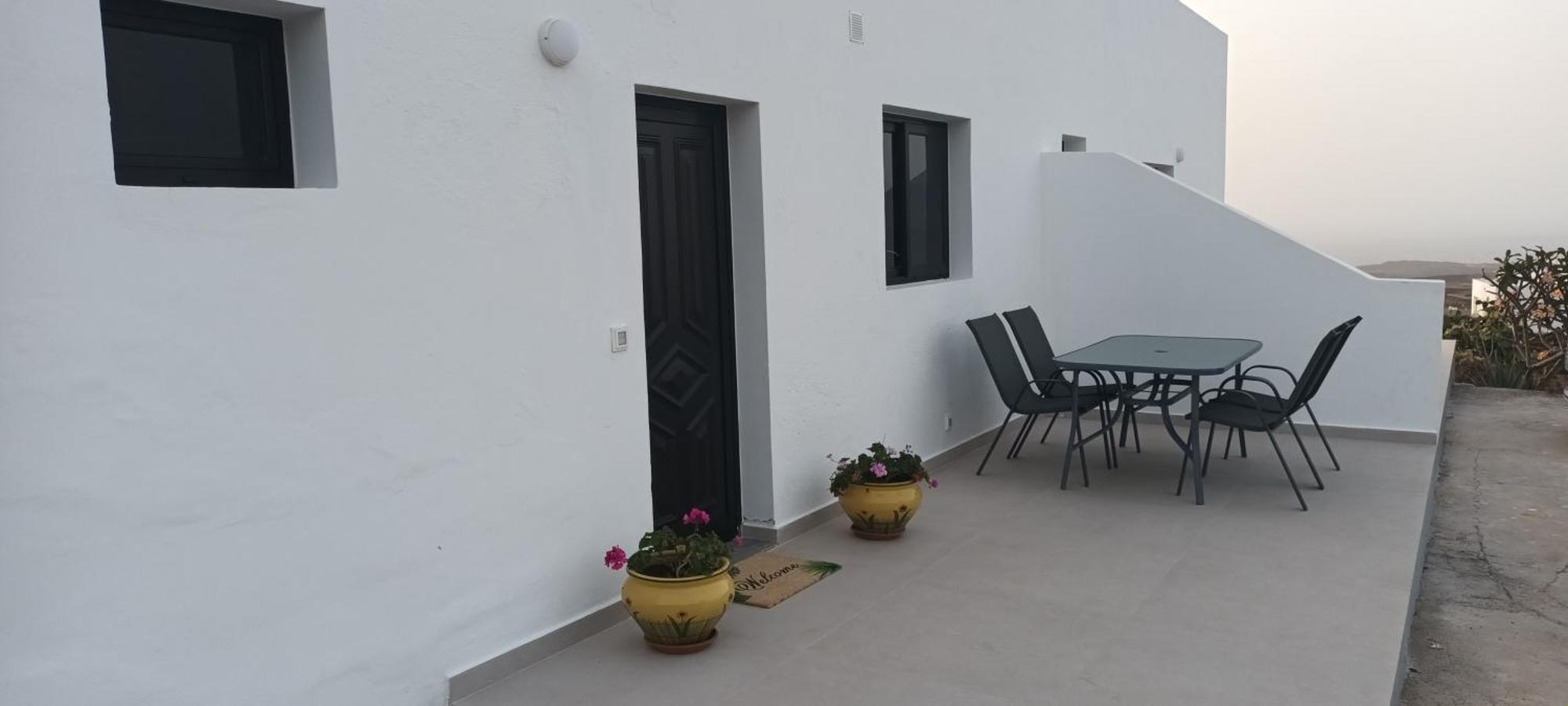 Apartamentos Falcon Tinajo Bagian luar foto