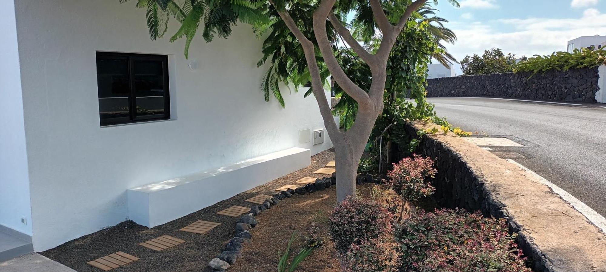 Apartamentos Falcon Tinajo Bagian luar foto